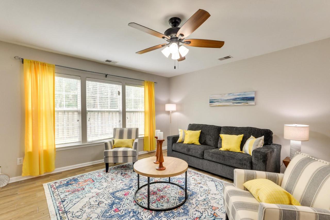 Charming North Charleston Townhome - Pets Welcome! Exterior photo