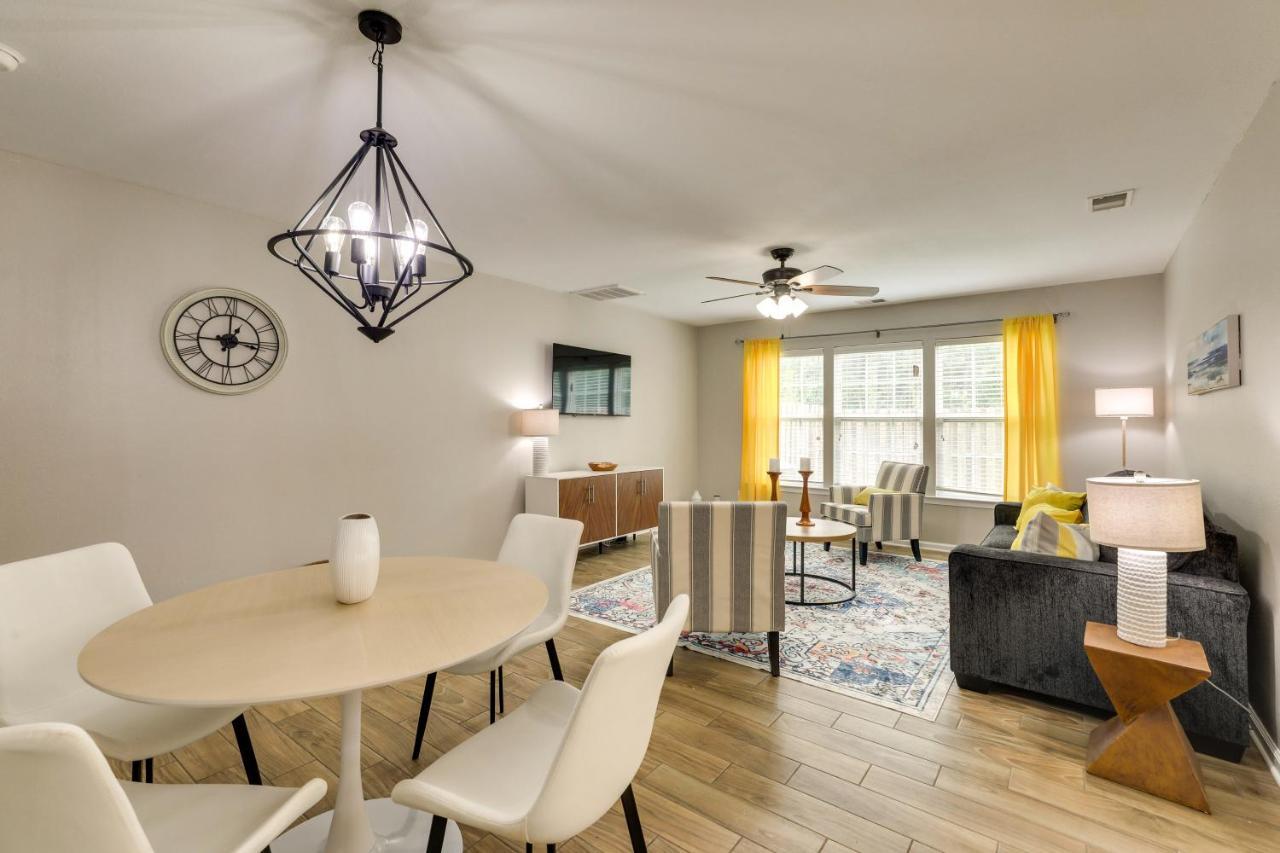 Charming North Charleston Townhome - Pets Welcome! Exterior photo