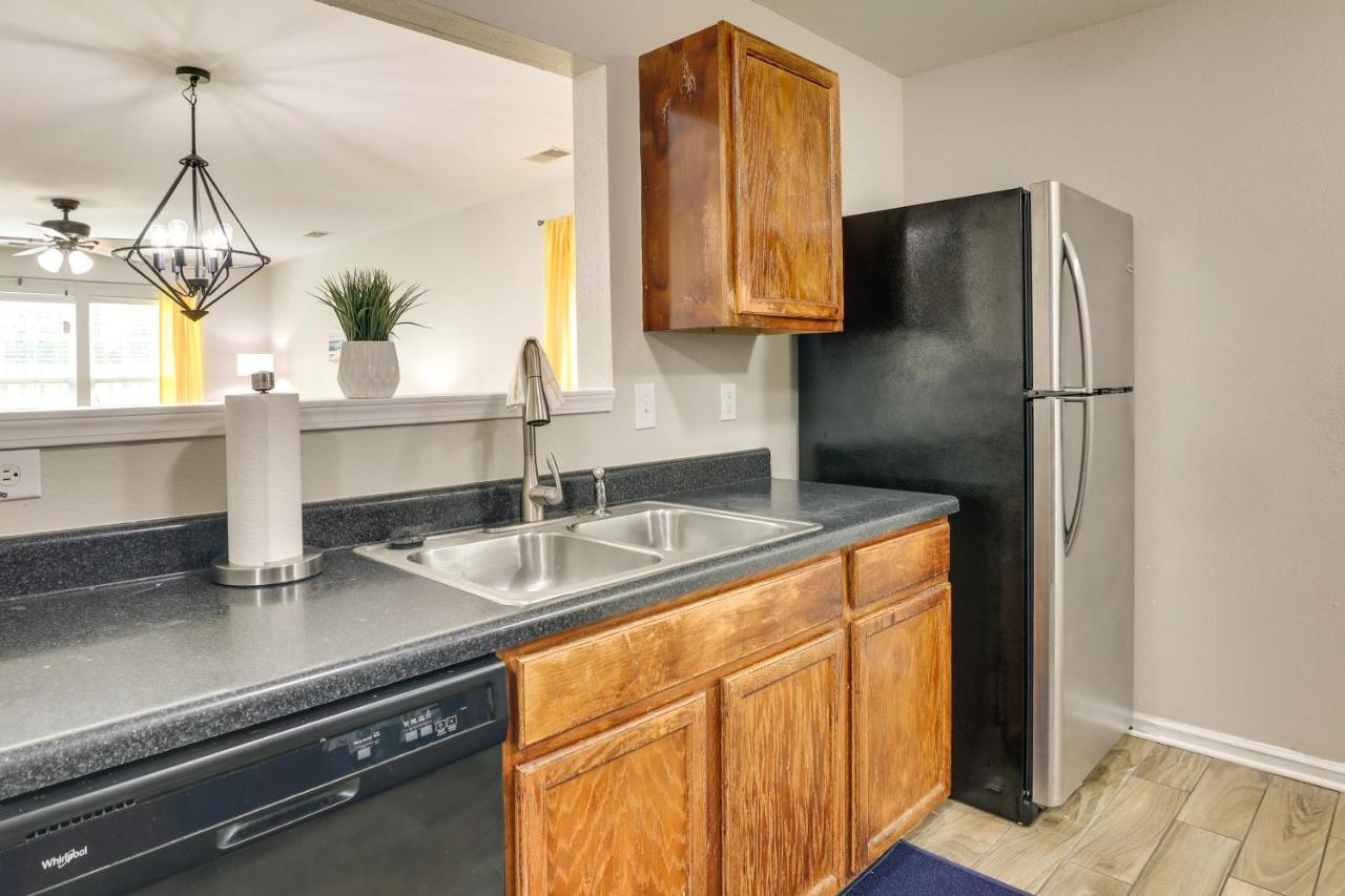 Charming North Charleston Townhome - Pets Welcome! Exterior photo