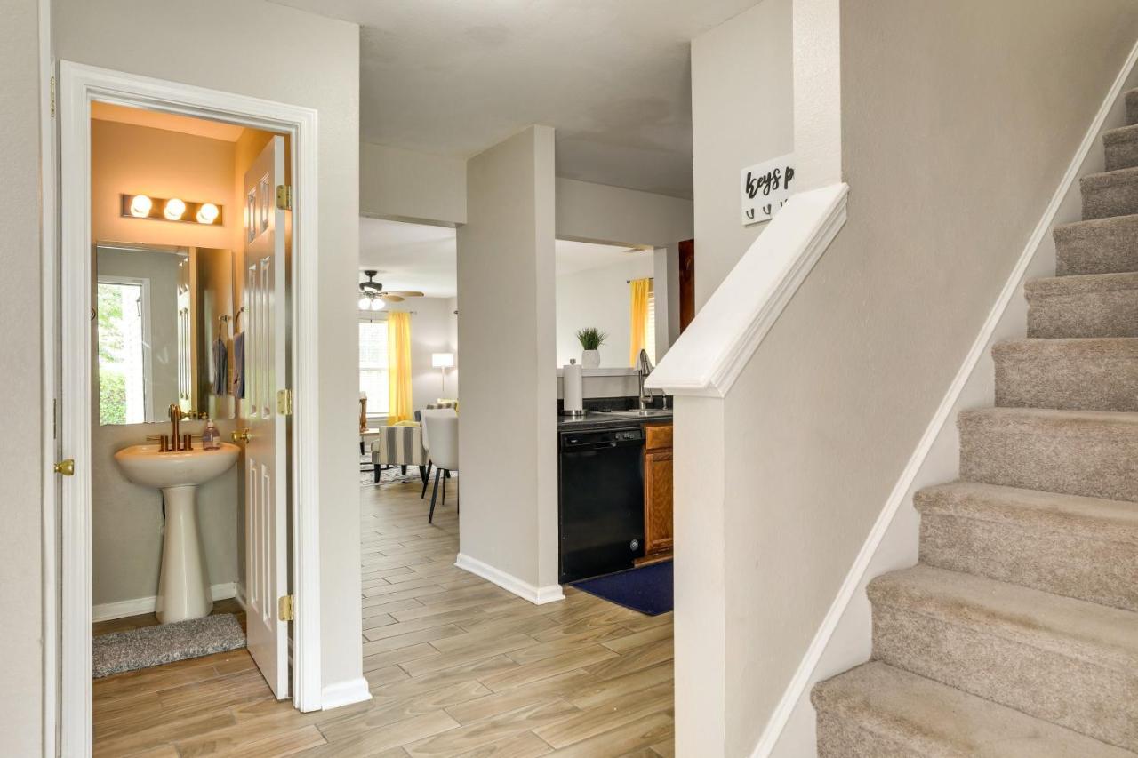 Charming North Charleston Townhome - Pets Welcome! Exterior photo